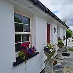 Дом отдыха Kiltoy Cottage,