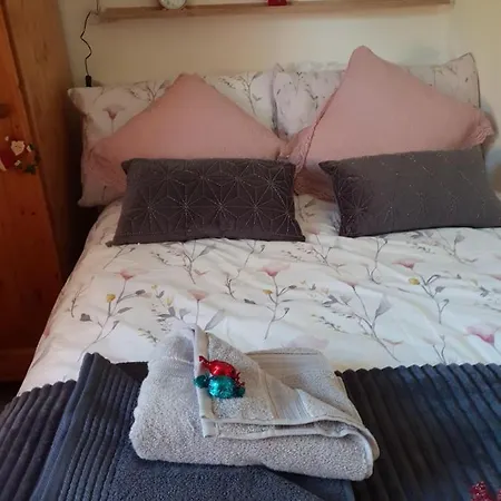 Feriehus Kiltoy Cottage, *